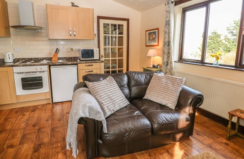 High Peak Cottage | THE COTTAGE AT MOSELEY HOUSE FARM, pet friendly in Chinley