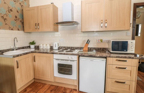 High Peak Cottage | THE COTTAGE AT MOSELEY HOUSE FARM, pet friendly in Chinley