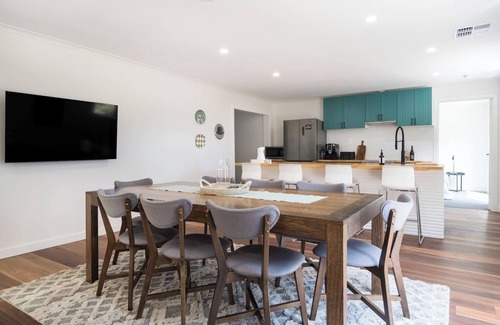 Tuerong Cottage | The Cottage at Oak Tree Farm Vineyards and Wildlife