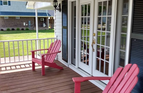Lake Waccamaw Cottage | The Cottage by Hollingsworth Properties! Relax and enjoy its offerings.