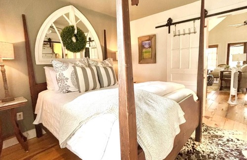 College Hill Other | The Cottage, Discounted rate for LSU game day!
