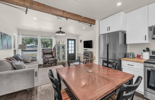 Bouvet Island House | The Country Cottage - Family Friendly Home just minutes from Weatherford!