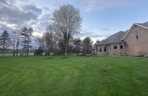 Bellbrook House | The Country View Estate in Beavercreek OH. Close to many beautiful hiking trails