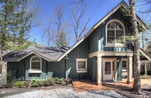 Clarkesville House | The Cove at Lake Burton | Vintage Lakefront Home with Covered Boathouse Deck