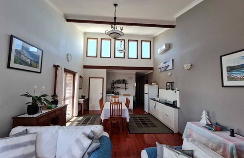 Drummond Cove Apartment | The Cove - Oceanside Accommodation