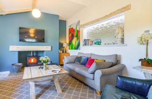 Bishopswood House | The Cow Shed