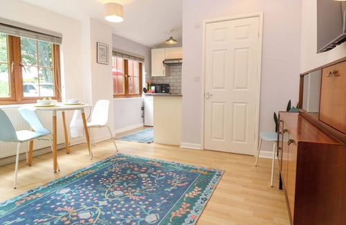 Truro Cottage | THE COW SHED, romantic, with a garden in Truro