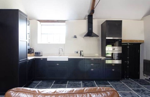 Littlebredy Apartment | The Cowshed, Washing Pool Barns - suite for two
