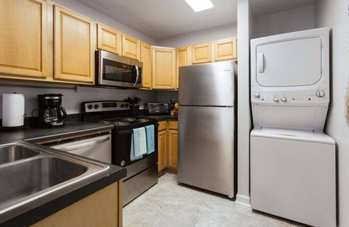 Athens House | The Cozy Corner Near Downtown