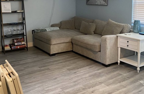 Historic Kenwood Cottage | The Cozy Cottage