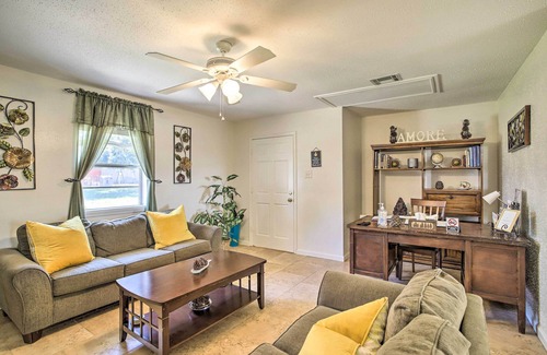 Prairie View Apartment | 'The Cozy Pine Cone' Home Base: Walk to PVAMU