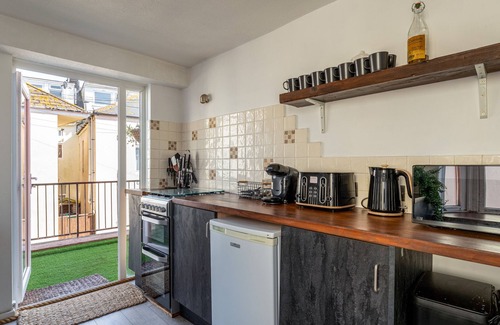 Teignmouth Apartment | The Crab Shack - directly on beach, private balconies