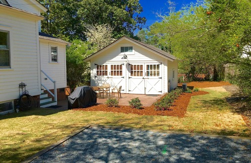 Old Town Cottage | The Craddock - Tufts Home & Antique Carriage House - 6BR 5.5 Baths - Sleeps 12+