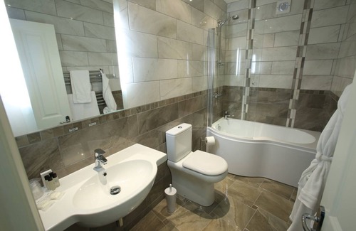 Kelbrook Hotel | The Craven Heifer Inn