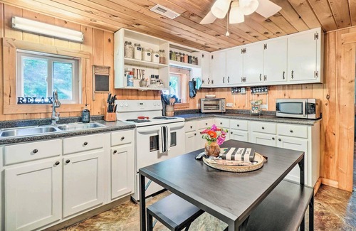 Newcomb House | 'The Creek' Winfield Gem: 73 Acres of Privacy