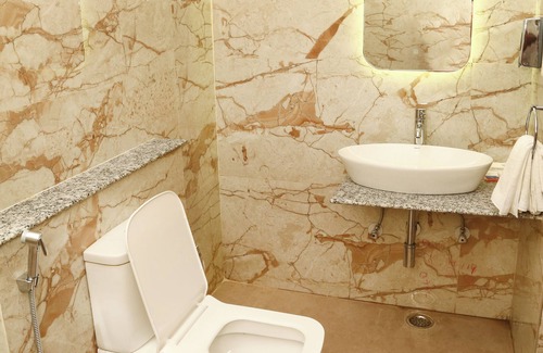 Shavri Colony Hotel | The Crescent