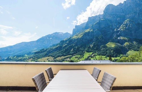 Leukerbad Apartment | The Cristal apartment house is situated in a quiet, sunny and central location