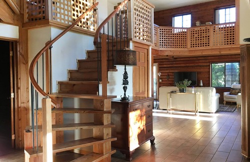 Buhl Cabin | The "Croas" Nest on The River w/Geothermal Hot Tub near Hagerman Idaho