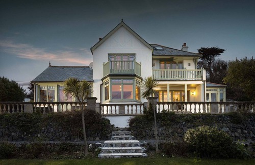 Coverack House | The Croft is a beautiful four bedroom detached retreat near Coverack.
