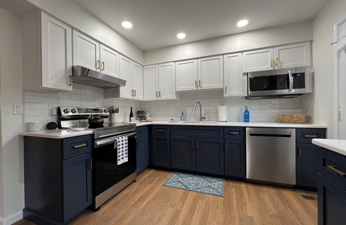 State College House | The Cubhouse-3 Bedroom/4mi to PSU/Parking/Pancakes/Fast WiFi