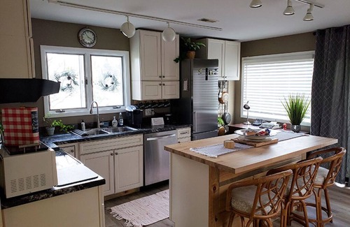 Billings House | The Custer House, c.1952 - FULLY Furnished - ALL Inclusive - Pet Friendly