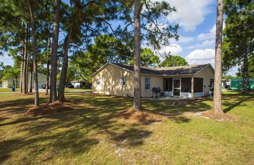 Sebastian Highlands House | The Dahl House in Sebastian, just minutes to the Indian river and Wabasso Beach.
