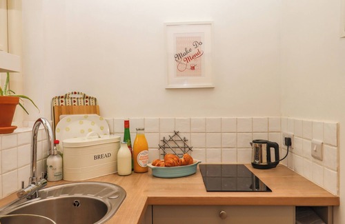 Axminster Cottage | THE DAIRY AT WYKE FARM, romantic, with a garden in Lyme Regis