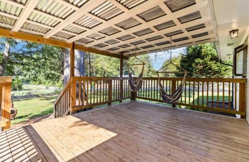 Statham House | The Dawg House Pet-Friendly Near UGA and Ga Club