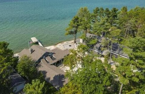 Acme House | The Deepwater Point Lake House