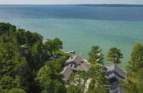 Acme House | The Deepwater Point Lake House