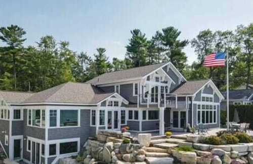 Acme House | The Deepwater Point Lake House