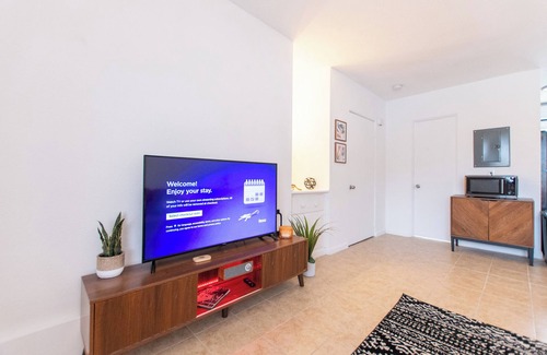 United Central Apartment | The Diplomat St Pete: Affordable Urban Studio #9