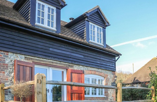 Hammerpot House | The Dog and Trout - Two Bedroom House, Sleeps 4
