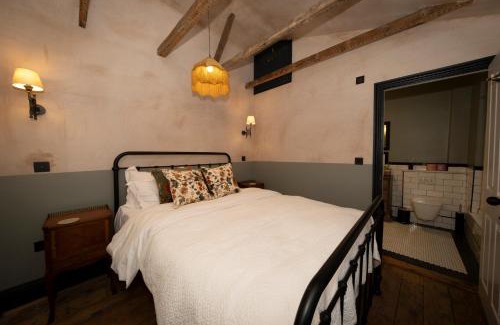 Hastings Hotel | The Doghouse Inn