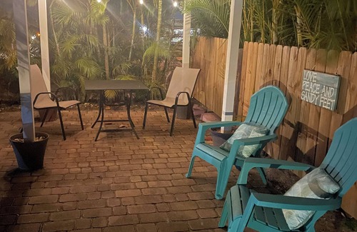 Cocoa Beach Apartment | The Dolphin Den- Blocks to the Beach and River~Kayaks and Bikes provided!