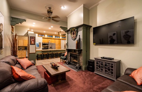 Downtown Omaha House | The Downtown Omaha Oasis- over 10,000 sq ft includes arcade & rooftop w/hot tub