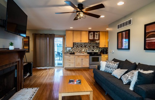 Downtown Omaha House | The Downtown Omaha Oasis- over 10,000 sq ft includes arcade & rooftop w/hot tub