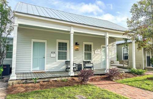 Seville Historic District Cottage | The Downtown Two-Door Historic Cottage in beautiful Pensacola