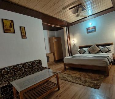 Bhimtal Hotel | The dreamcatcher by lake & woods