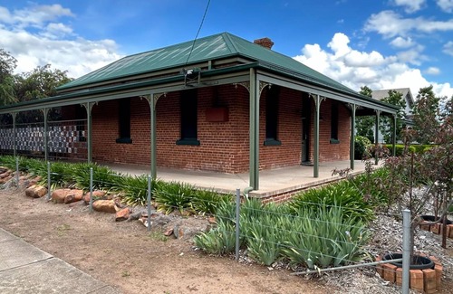 Manilla House | The Eagle's Nest - Adventure-Ready 4-Bedroom Holiday Home in Manilla, NSW