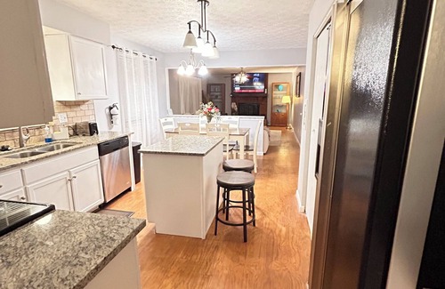 Reynoldsburg Apartment | The Eastside Getaway