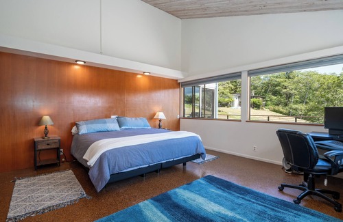 Otis House | The Elk Coast House - Secluded Beach Access - Wrap Around Deck - Spa - HotTub