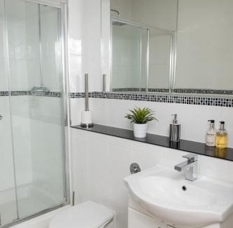 Edgbaston Apartment | The Emerald Suite, Birmingham