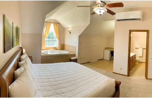 Ponce De Leon Bed & Breakfast | The Entire Hummingbird Inn - 11 private suites