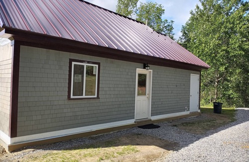 Dresden House | "The Escape" allows you a quiet, calm get away in Midcoast Maine.