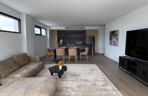 Port Melbourne Apartment | The Evelyn Coco Republic by Ready Set Stay