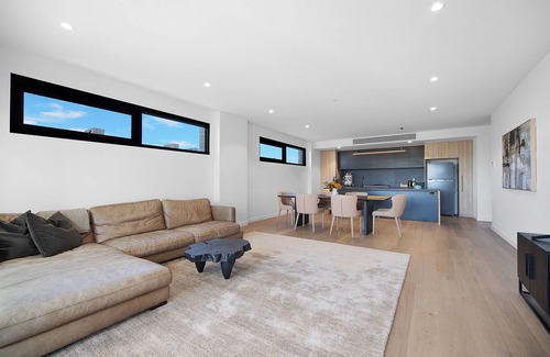 Port Melbourne Apartment | The Evelyn Coco Republic by Ready Set Stay