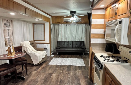 Cosby House | The Farm, a cozy camper in delightful Cosby with AC, WiFi