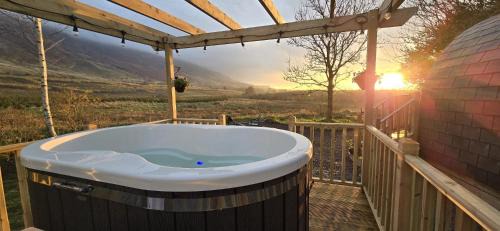 Glasgow Other | The Fells - Campsie Luxury Pods with hot tub