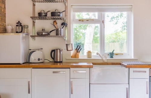 Ashford Cottage | The Figgy by Bloom Stays - sleeps 2 guests in 1 bedroom